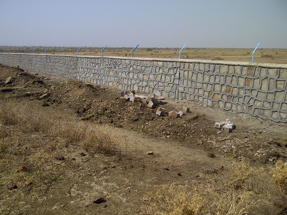  PROJECTS :: BOUNDARY WALL CONSTRUCTION WELSPUN SOLAR POWER PROJECT